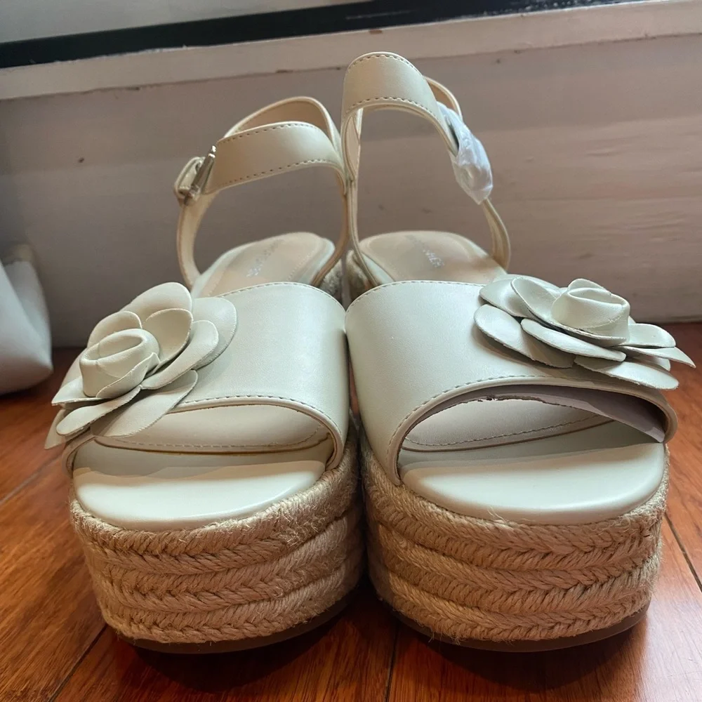 Marc Fisher ivory white wedge sandals, Platform Flower Wedges